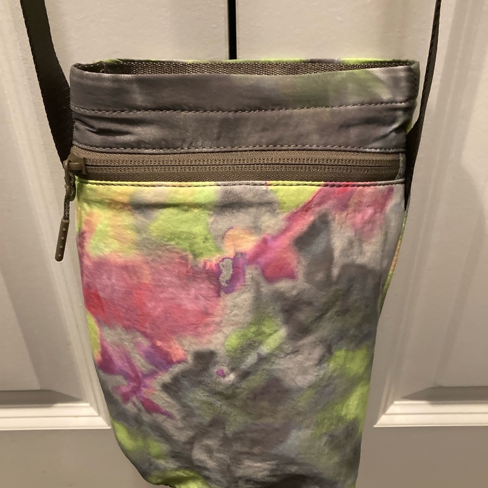 Lululemon tie dye bottle bag - used once